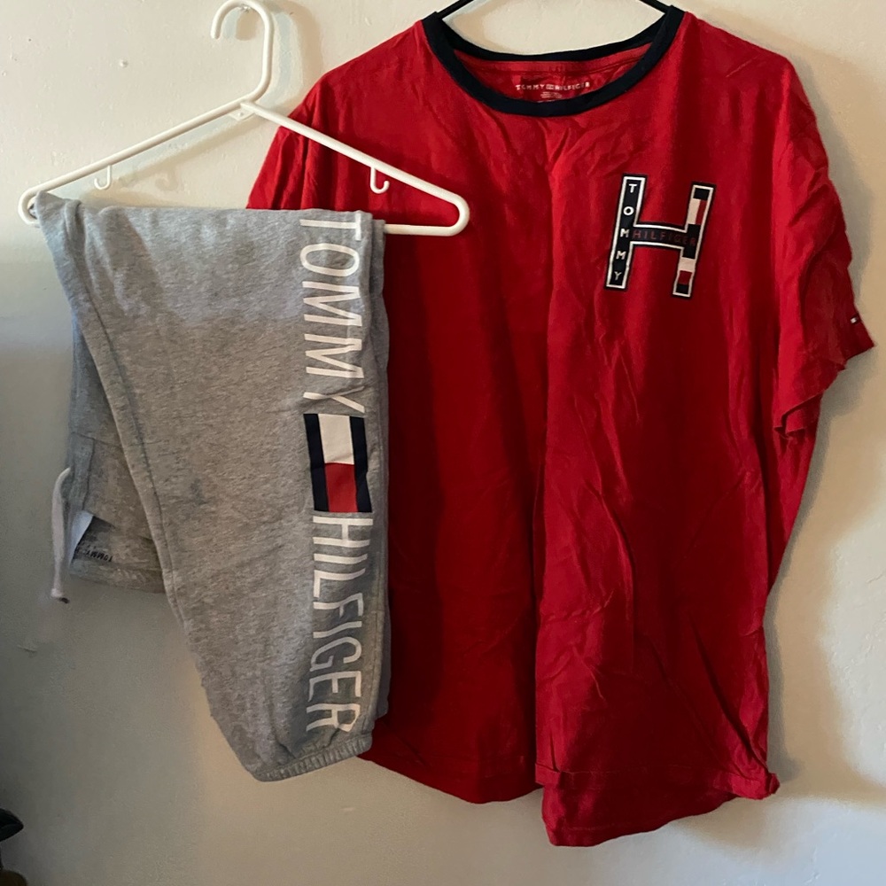 Tommy Hilfiger Sweats and T-shirt
